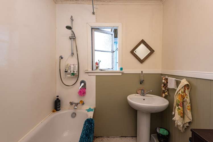 664 Avonside Drive Avonside_14