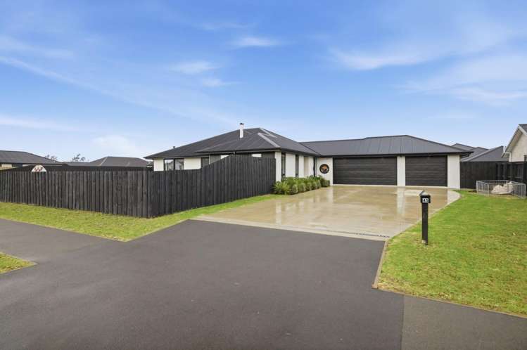 45 Suffolk Drive 11099_0