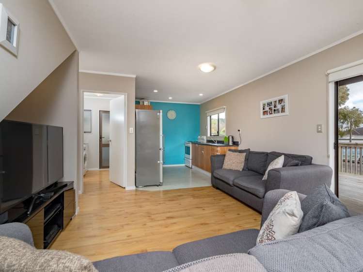 6 Monarch Grove Maoribank_1