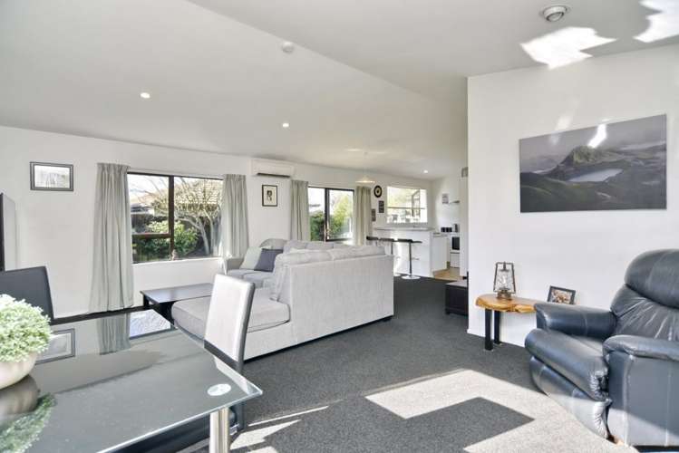 6 Heriott Close Burwood_6