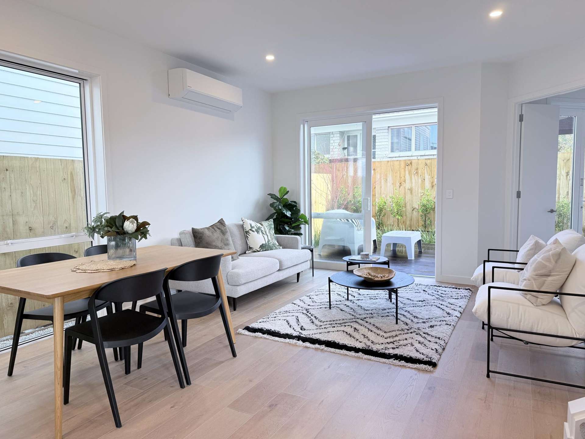 4b Towra Place Botany Downs_0