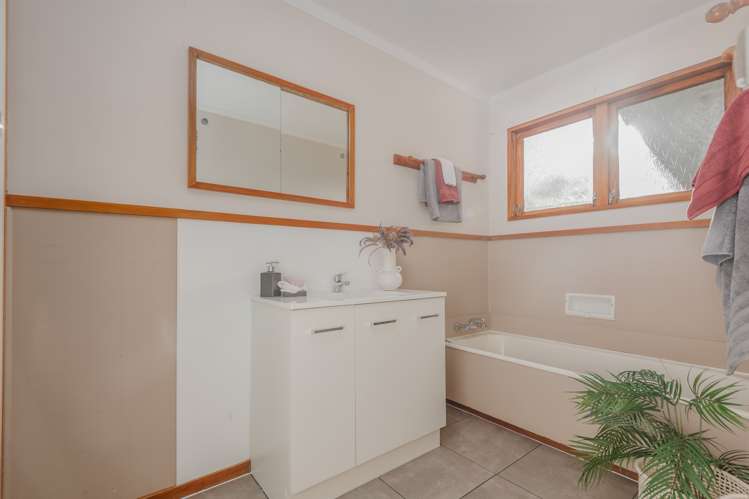 31 Lockhart Avenue Milson_13