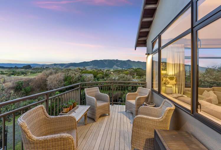 8 Beachview Grove Peka Peka_10