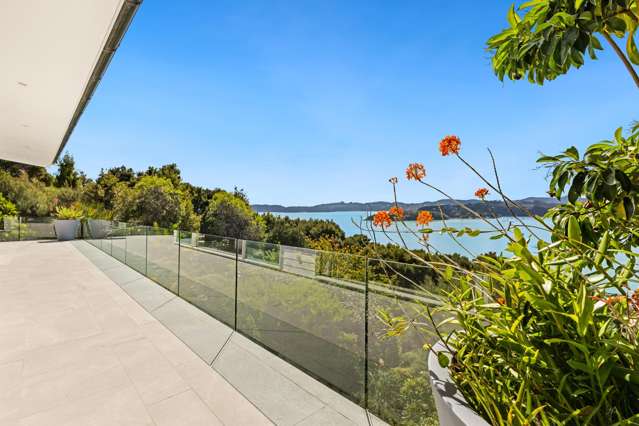 Luxurious coastal living