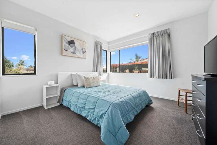 52 Intrepid Crescent Beachlands_16