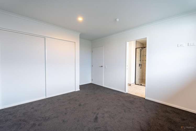 86 & 86A Church Street Seaview_23
