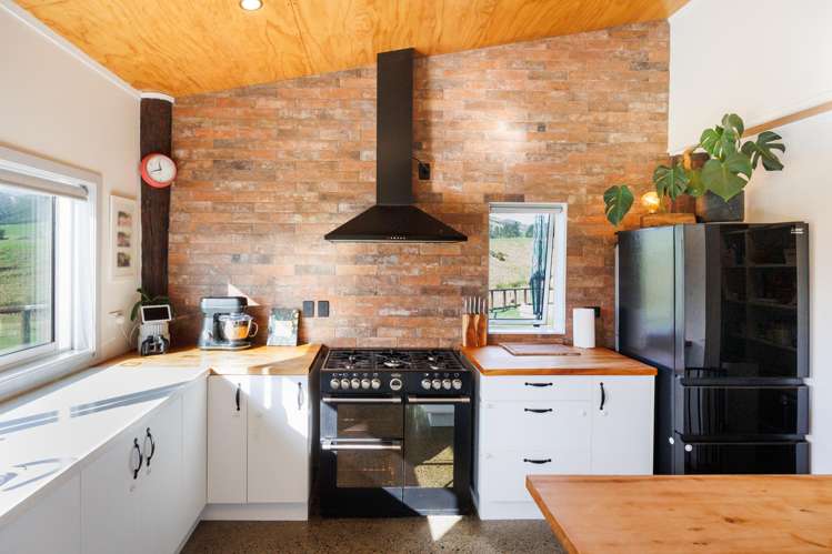 34 Highland View Drive Tokomaru_9