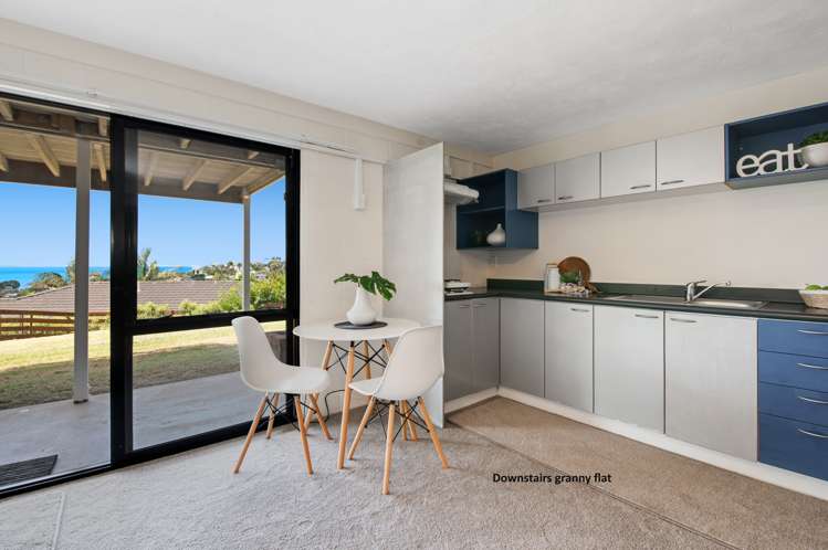 15 Higham Ferrers Place Red Beach_21