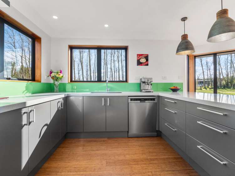 672 Highfield Road_5