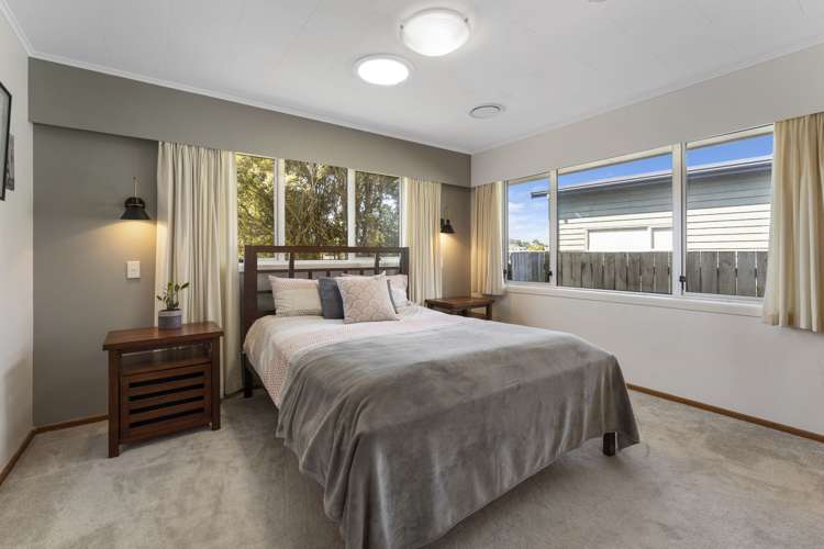 67 Queens Road Waikanae Beach_10