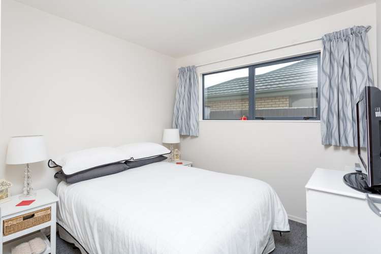 6 Oriana Crescent Hornby_14