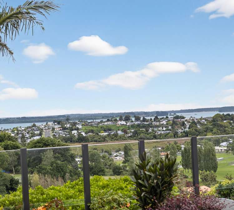 55 Lydbrook Place Otumoetai_3