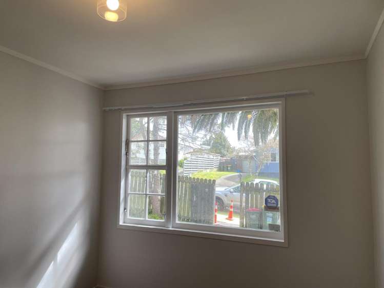 121 Holborn Drive 1350_7
