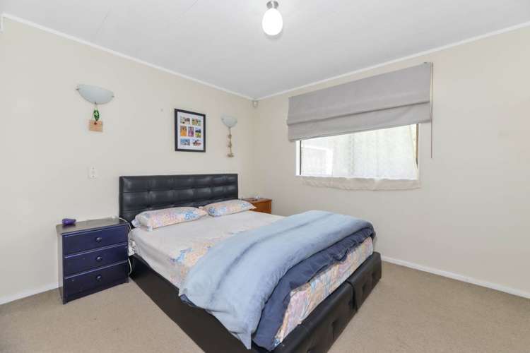 25 Glen Close Glen Eden_13