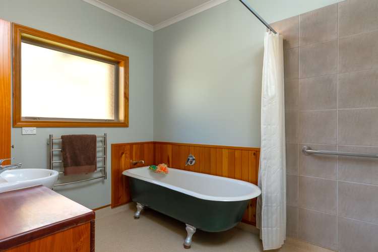 888 Queen Charlotte Drive Anakiwa and Surrounds_13