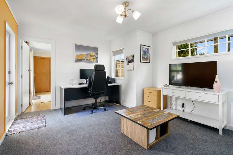 16 Cowley Drive Leamington_17