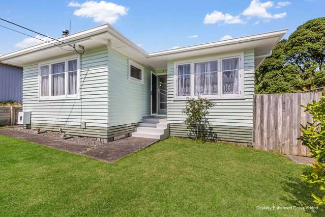 Walk-to-the-Beach Living in Moturoa