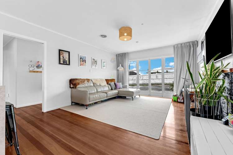 20 Sylvan Crescent Te Atatu South_3