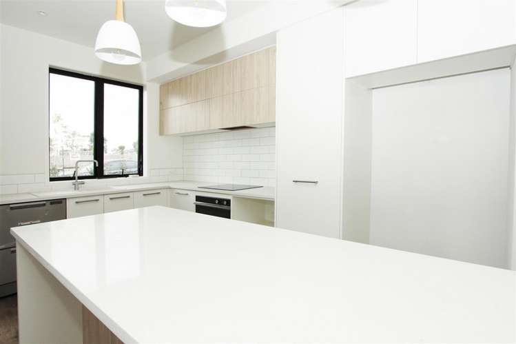 16 Tapuwae Way Mangere Bridge_10