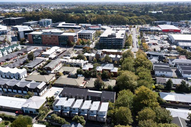 7 Grove Road Addington_35