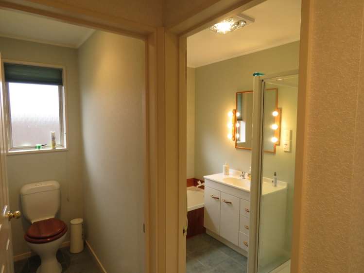 125 Pages Road Allenton_8