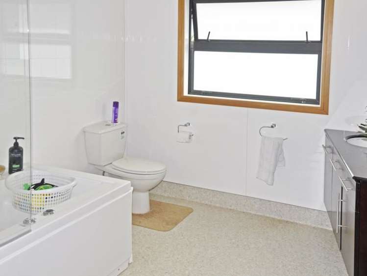 53 Ocean Beach Road Tairua_18