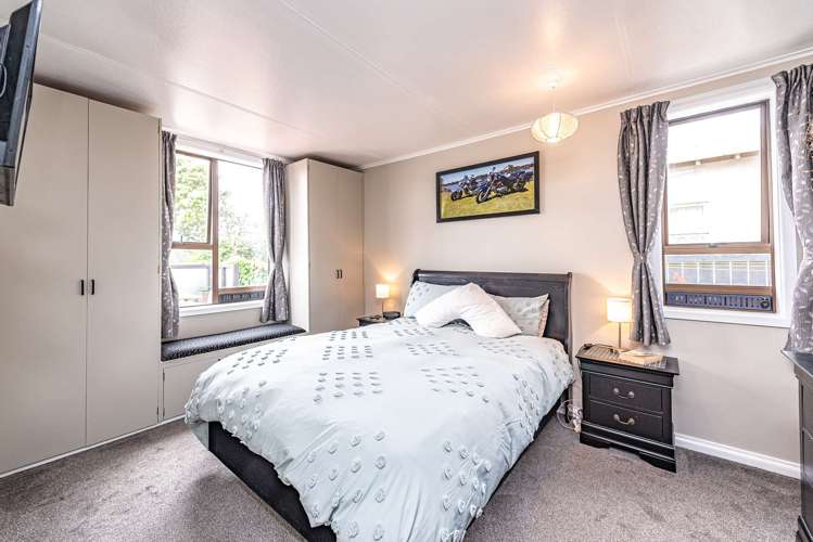 55 Bedford Avenue Gonville_9