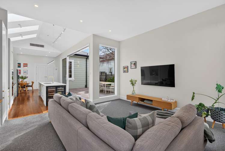 42 Bolton Street Petone_14