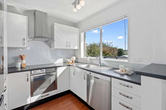 1/20 Nola Avenue Raumati Beach_1