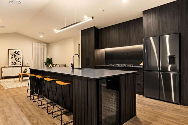 27 Matau Crescent Frimley_4