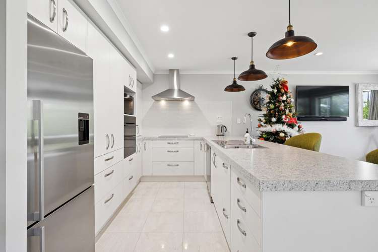 70 Pohutukawa Parade Riverhead_3