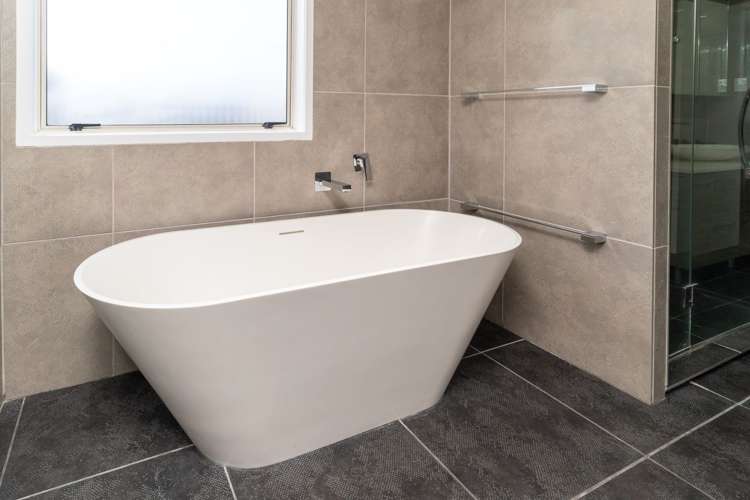 2 Ocean View Road Huia_13