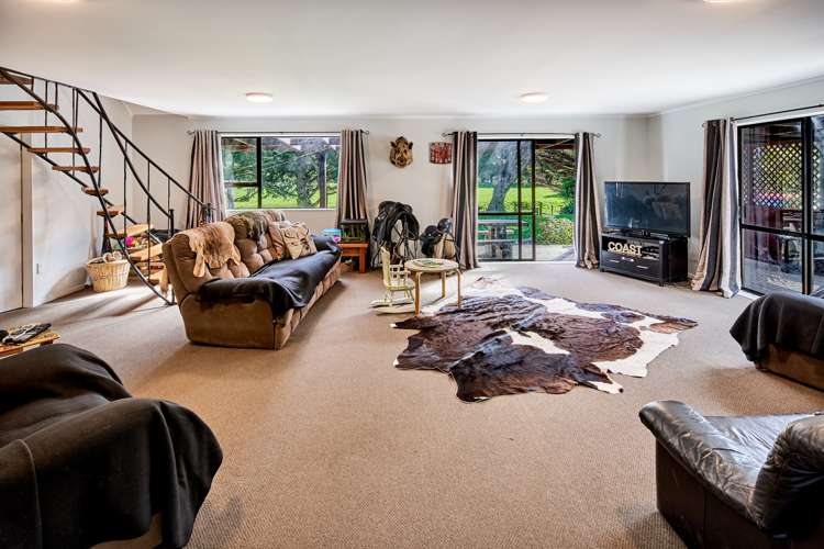 1296 Coast Road Wainuiomata Coast_7