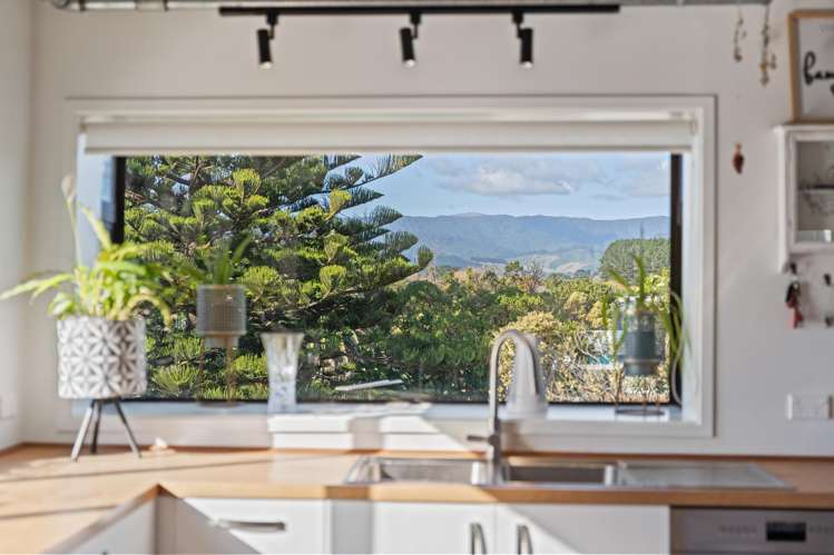 14 Koromiko Street Otaki Beach_10