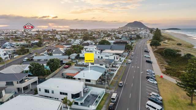 PRIME MARINE PARADE - BEACH ACROSS THE ROAD