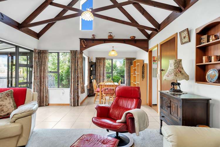 1/12 Byron Place Stoke_8