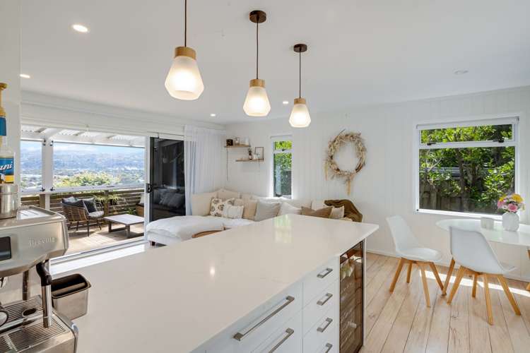 239 Whites Line East Waiwhetu_6