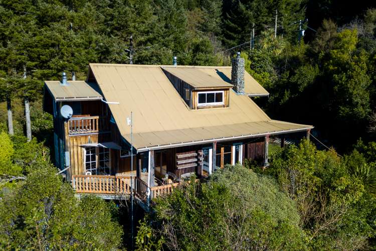 211 Blandswood Road Mesopotamia_24