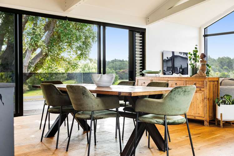 2 Pioneer Crescent Omaha_11