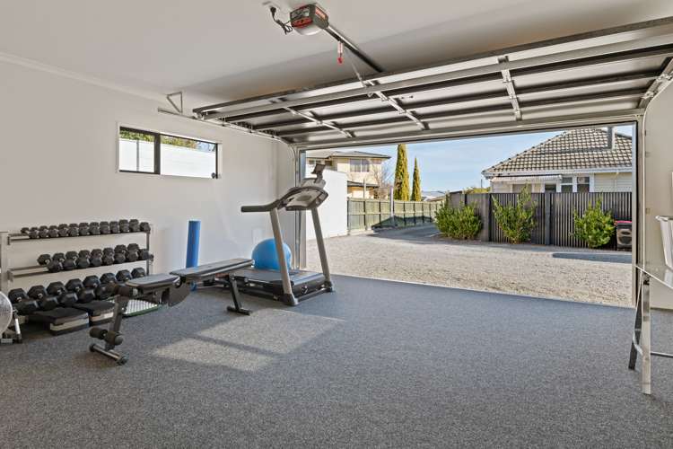 13b Richardson Avenue Burleigh_14