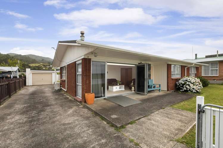 435 Fergusson Drive Thames_24