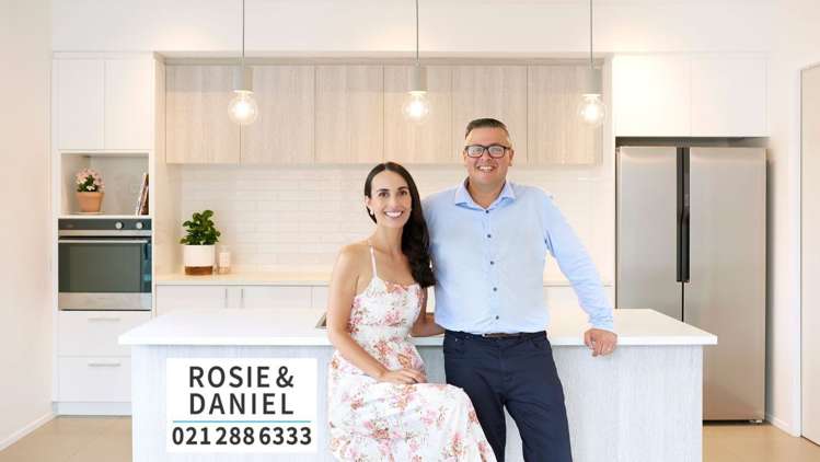 1/1a Royal View Road Te Atatu South_25