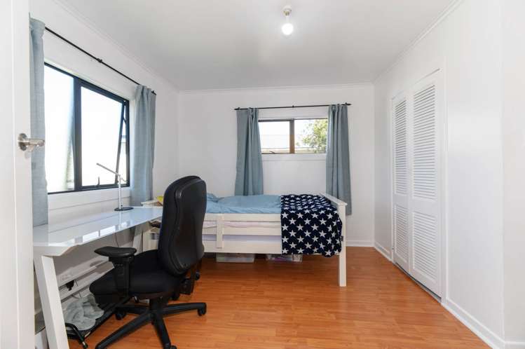1/18 Northcote Road Takapuna_18