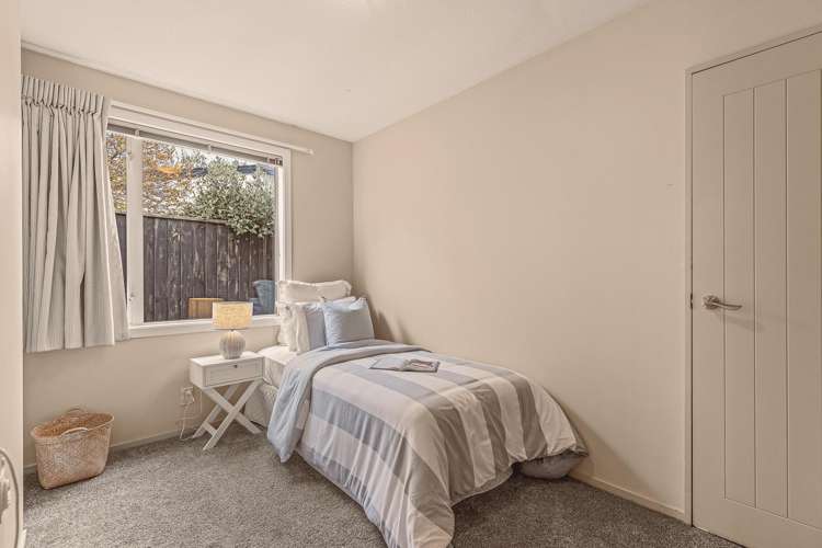 8a Nayland Street Sumner_11