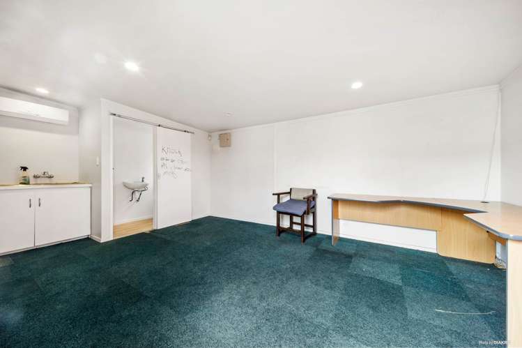 4095&4097 Great North Road Glen Eden_9
