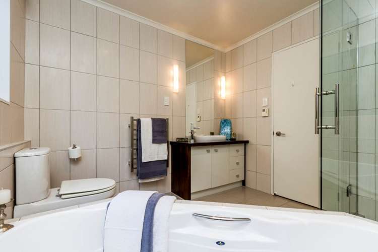 762a East Coast Road Oteha_9