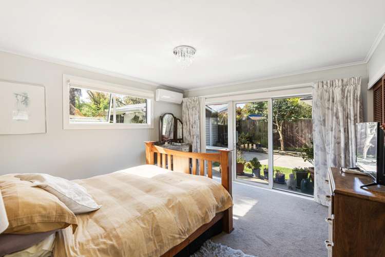 4 De Ville Place Burwood_7