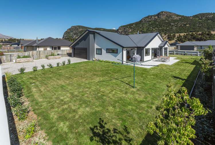 17 Snowberry Street Albert Town_17