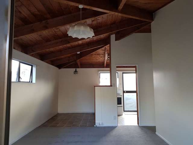 Epsom 1 bedroom unit