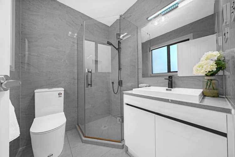 66A Marine Parade Mellons Bay_27